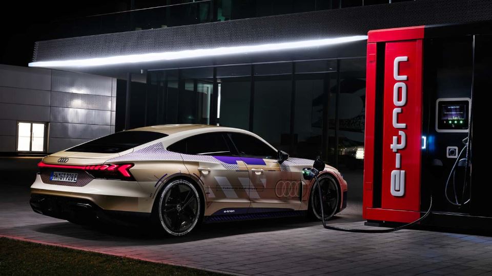 معرفی آئودی RS E-Tron GT پرفورمنس 2025