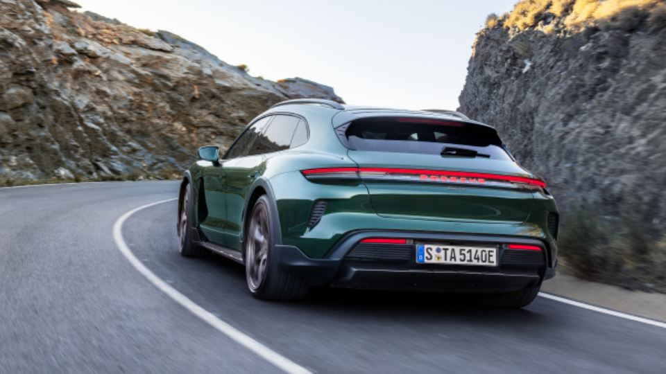 پورشه تایکان 2025