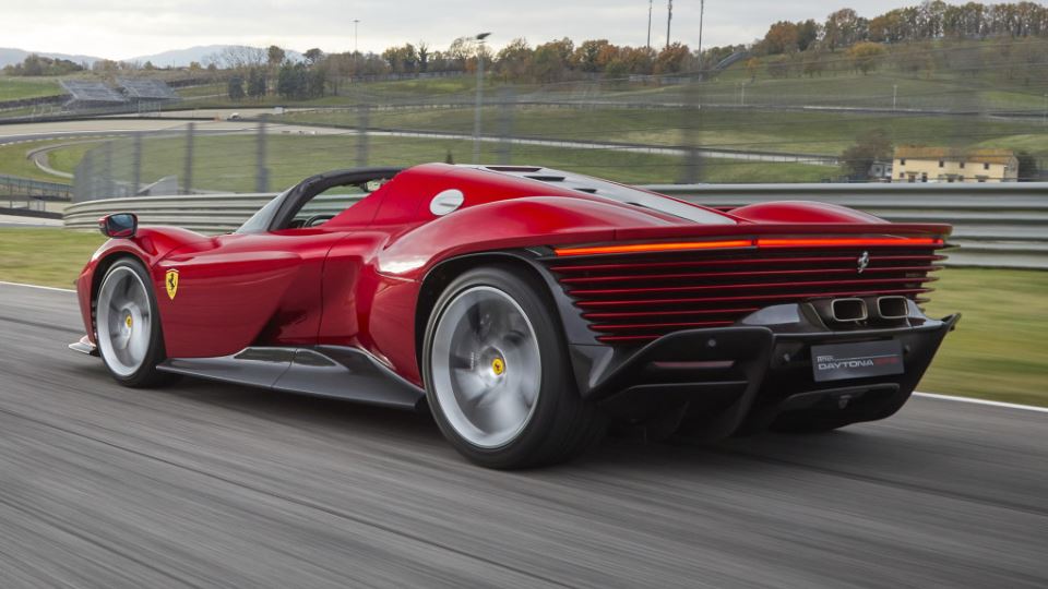 جایزه بهترین طراحی 2022 به فراری دیتونا SP3 رسید