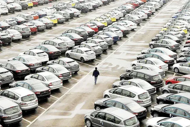 اعلام تعرفه واردات خودرو برای ایرانیان مقیم خرج از کشور