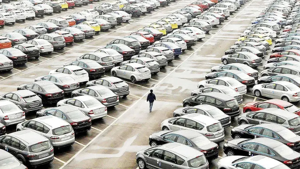 اعلام تعرفه واردات خودرو براي ايرانيان مقيم خرج از کشور