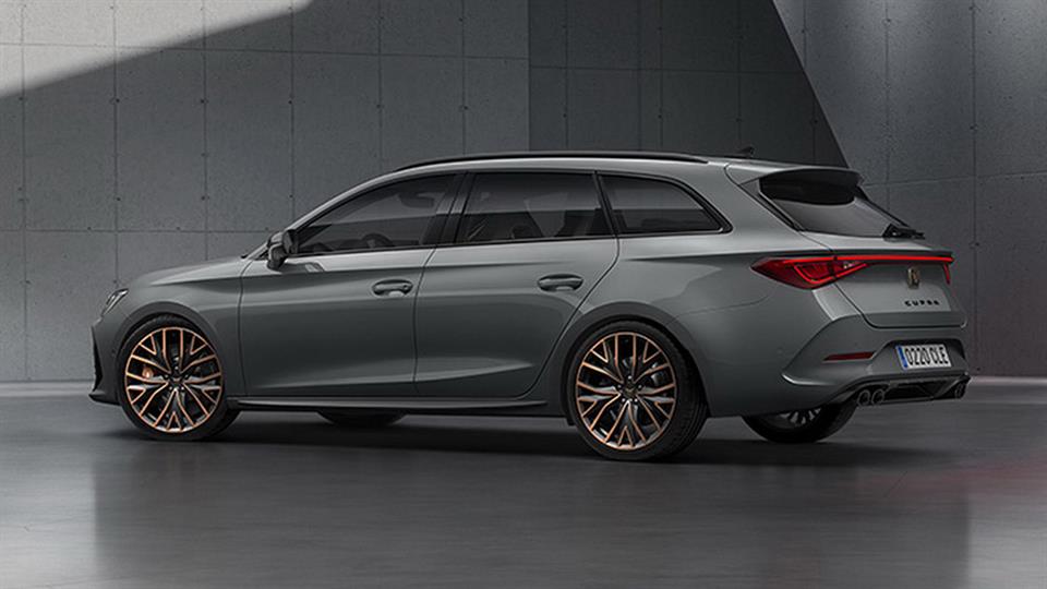 نسخه استیشن کوپرا لئون