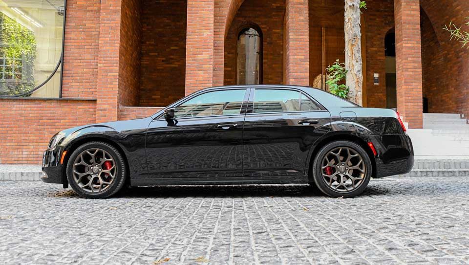 طراحی کرایسلر 300S 2018