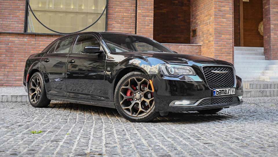 تست و بررسی کرایسلر 300S