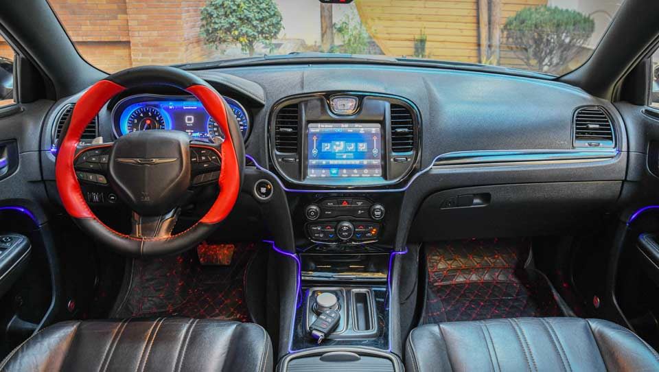 کابین و امکانات کرایسلر 300S