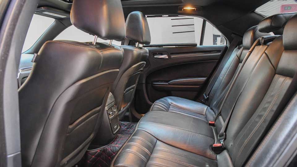 کابین و امکانات کرایسلر 300S