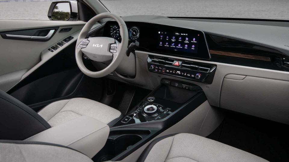 نسخه الکتریکی کیا نیرو ۲۰۲۴