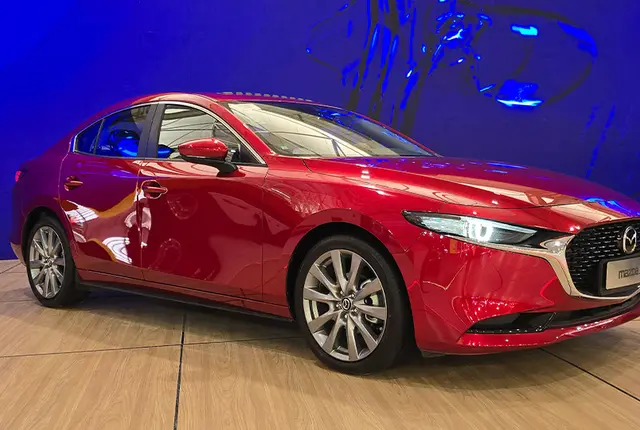 بررسی مزدا 3 پریمیوم وارداتی بهمن موتور