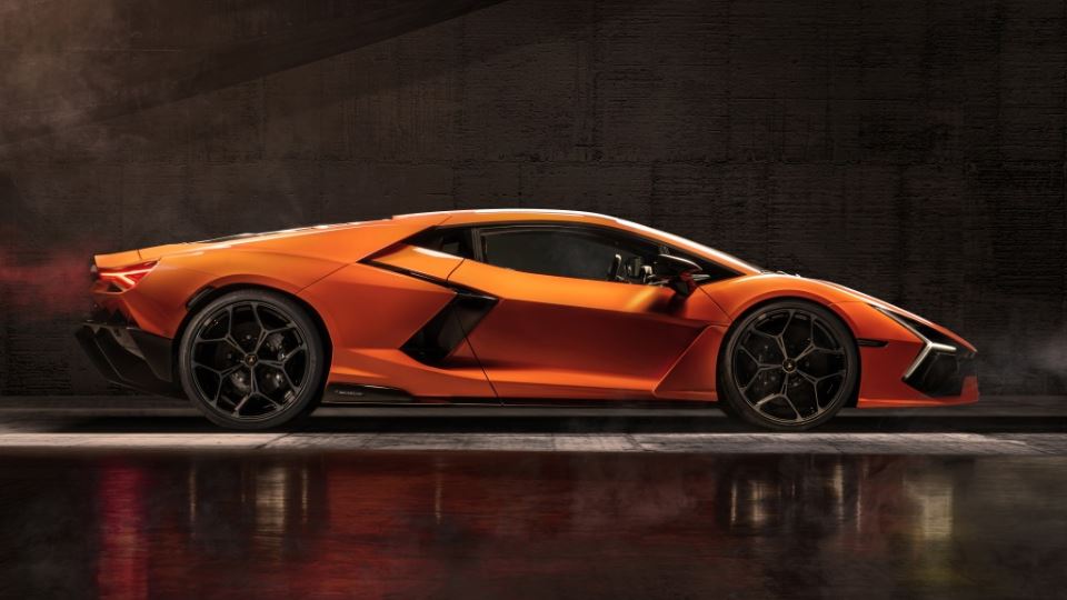 لامبورگینی رووئلتو - Revuelto - جانشین اونتادور