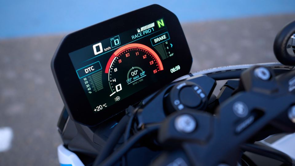 موتورسیکلت ب ام و M1000R