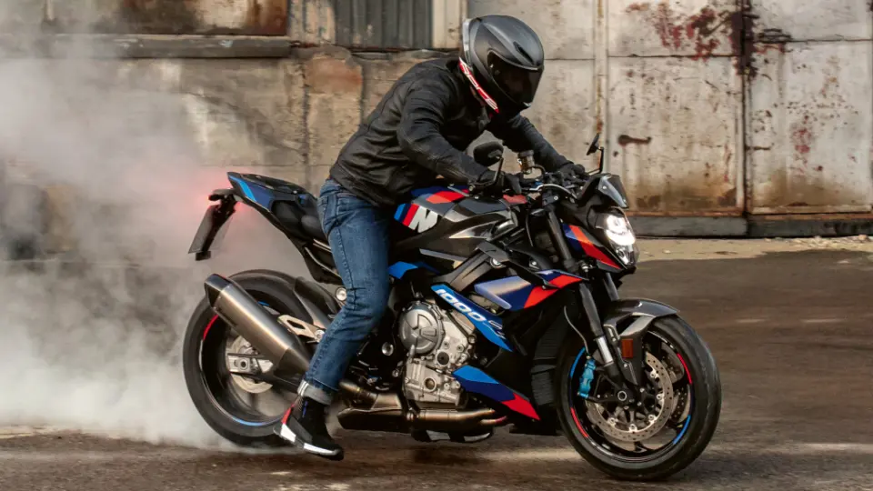 موتورسيکلت ب ام و M1000R