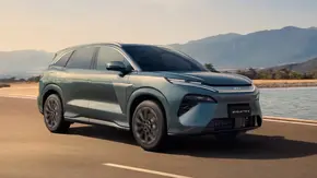 معرفی بی وای دی آتو 8 