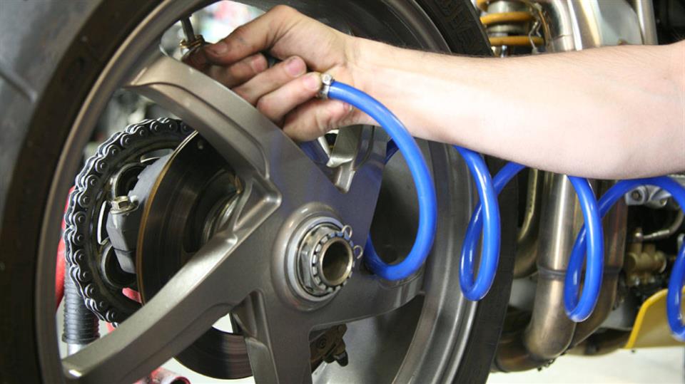 تنظیم فشار باد تایر موتورسیکلت