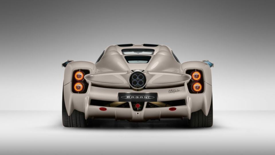 گیربکس Pagani Utopia سوپر اسپرت پاگانی یوتوپیا