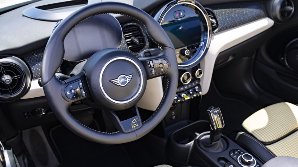 مینی SE کانورتیبل برقی