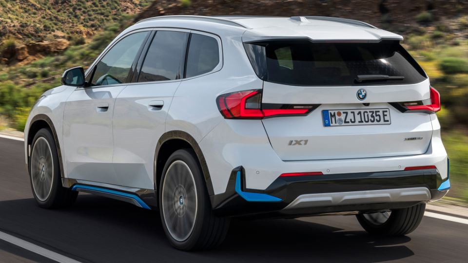 ب‌ام‌و iX1 مدل 2023