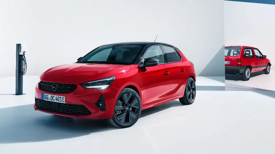 اپل کورسا نسخه 40 سالگي