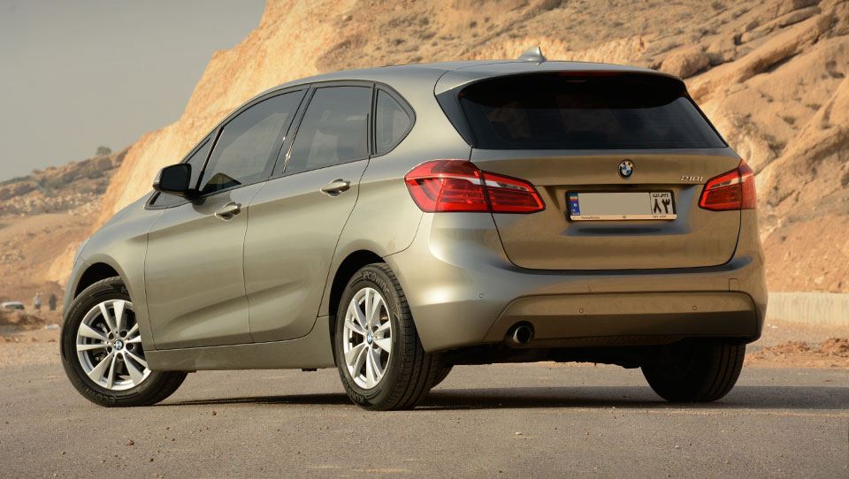 طراحی ب ام و 218i اکتیوتورر