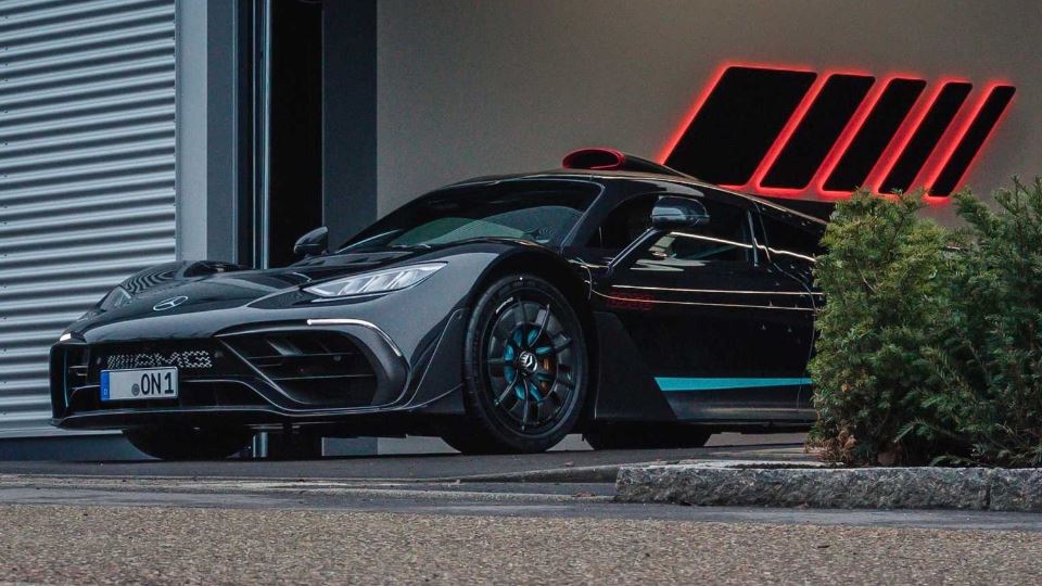 تحویل اولین سری مرسدس آام‌گ وان