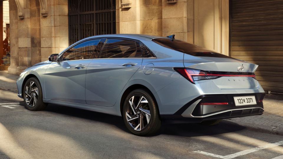 هیوندای النترا 2024