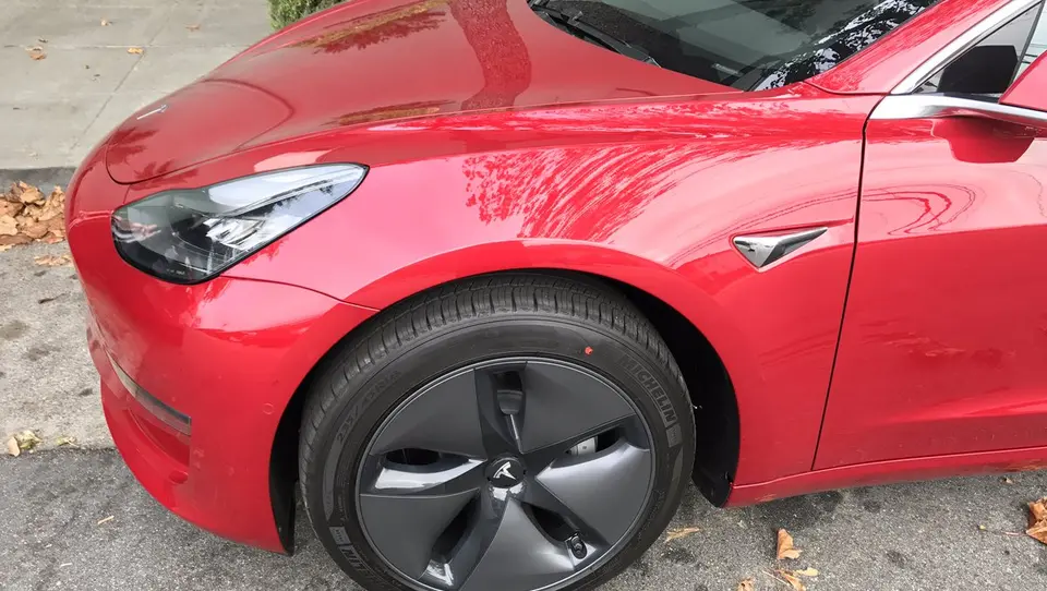 1 - رینگ آیرودینامیکی 18 اینچ تسلا مدل 3