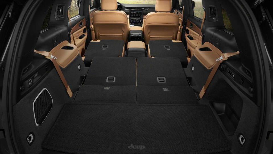 فضای بار جیپ گرند چروکی L مدل 2021