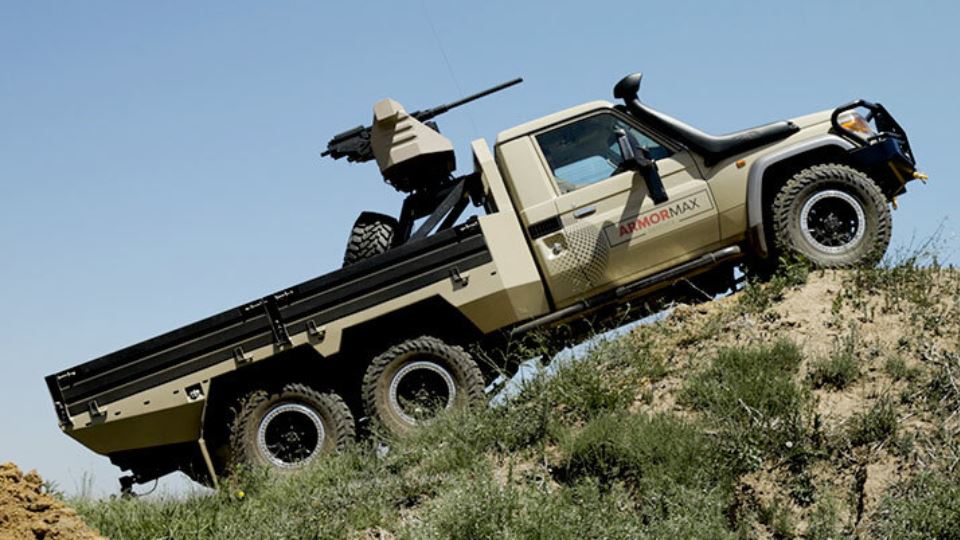 تویوتا لندکروزر سری 79 TAC6