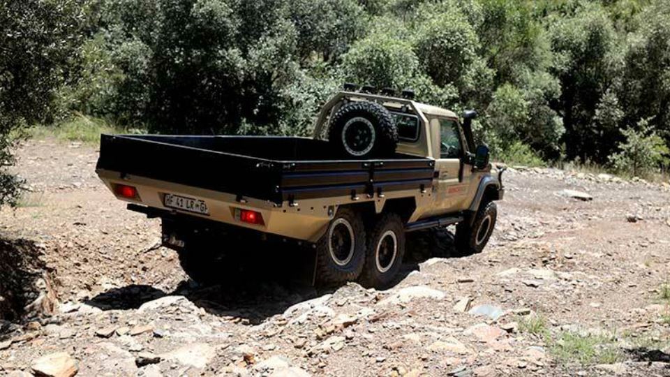 تویوتا لندکروزر سری 79 TAC6