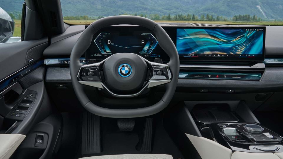 2024 ب‌ام‌و 530e 550e  پلاگین هیبرید