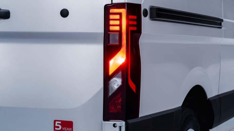 معرفی نیسان اینتر استار