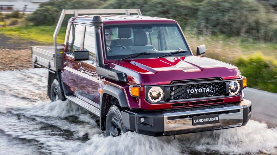 2024 تویوتا لندکروزر سری 70