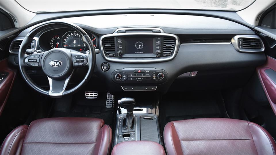 کابین کیا سورنتو جی تی لاین 2017