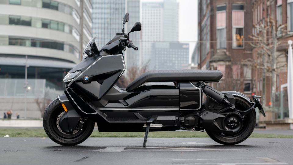 نسخه صد سالگی اسکوتر ب‌ام‌و CE04