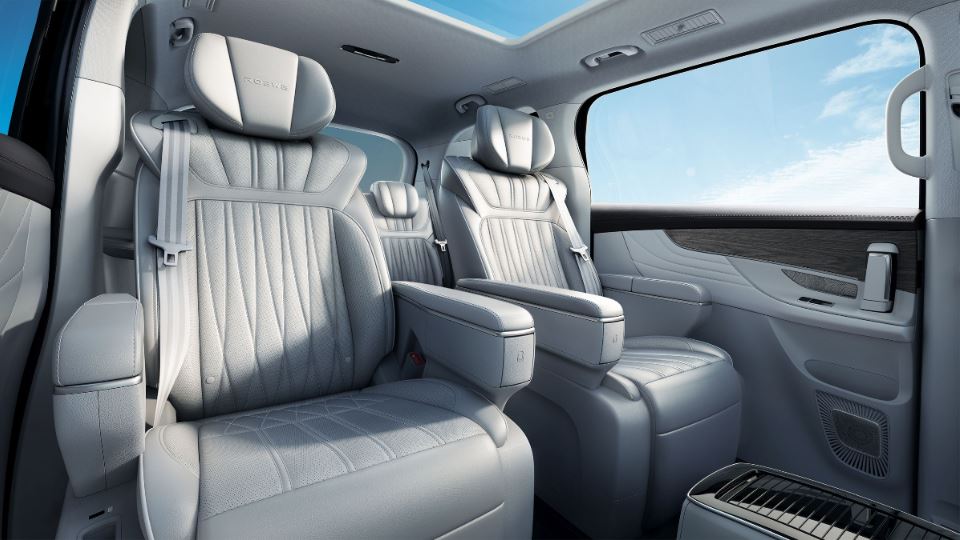 مینی ون برقی رووی iMax8 EV