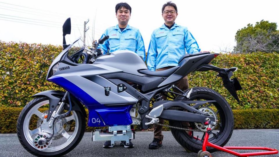 سامانه تعادل خودکار موتورسیکلت یاماها