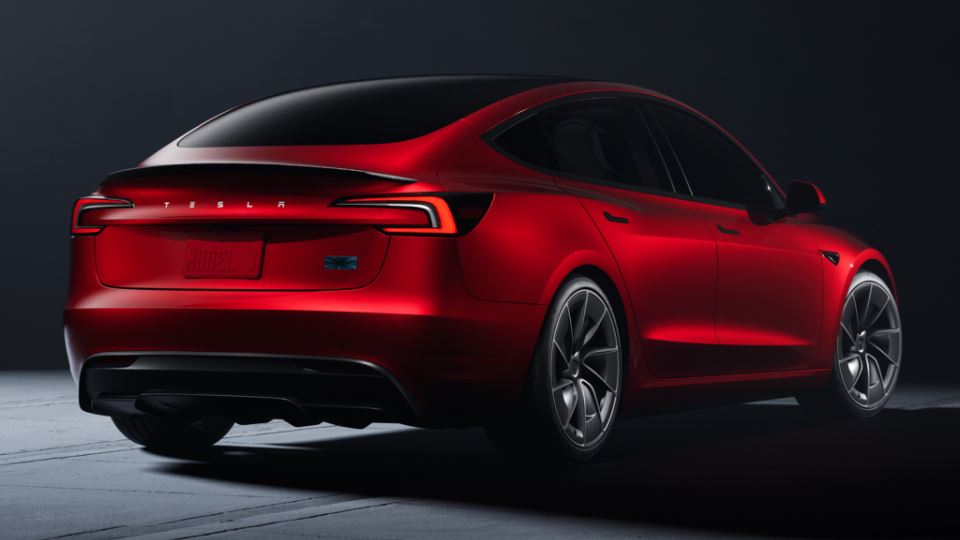 تسلا مدل 3 پرفورمنس