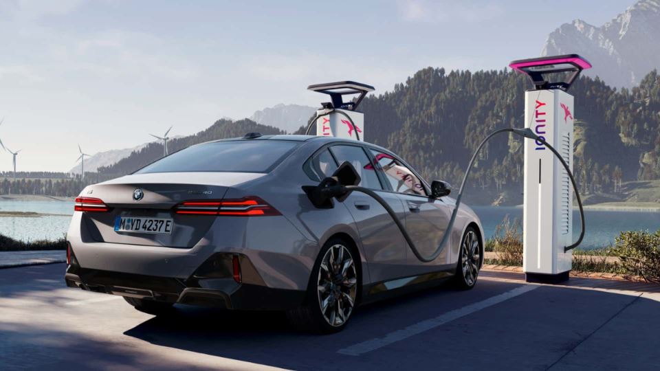 ب‌ام‌و i5 مدل 2024