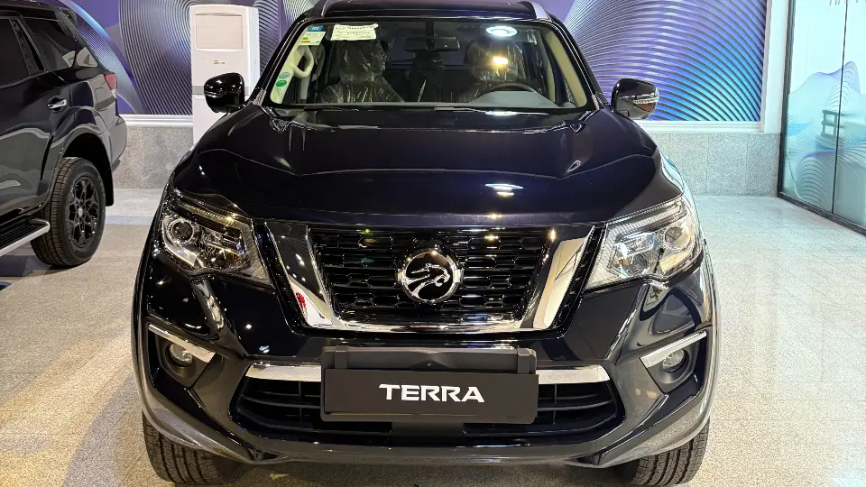 تفاوت نيسان ترا ساده با اکسکلوسيو چيست؟