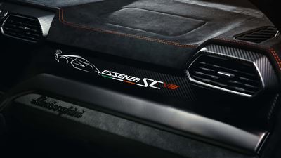 لامبورگینی اوروس پرفورمانته اسنزا SCV12