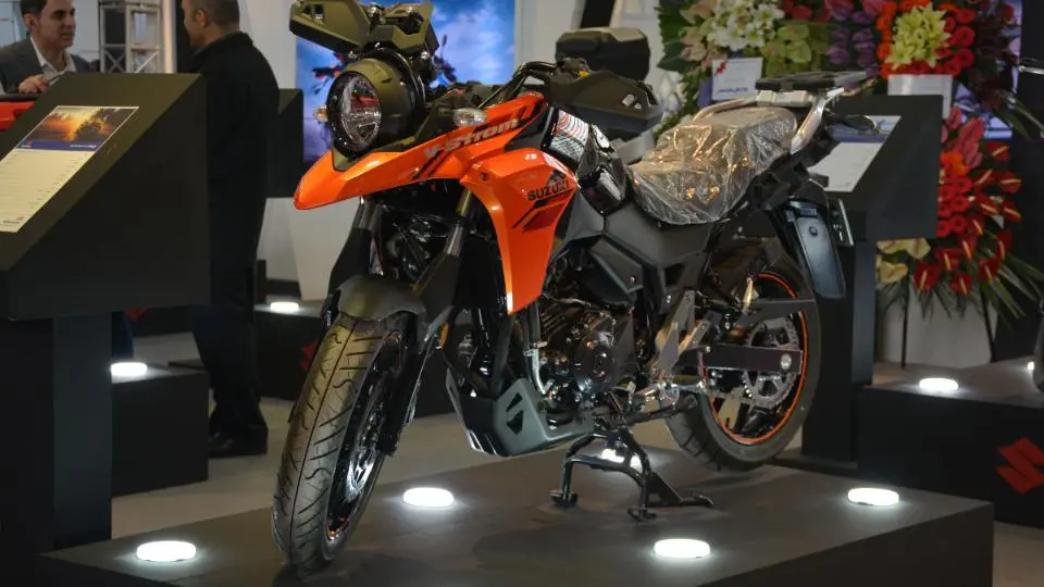 نمايشگاه موتورسيکلت 1402 تکتاز موتور روان سيکلت