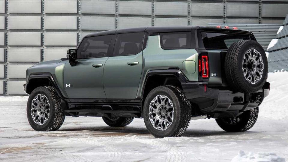 طراحی نمای عقب شاسی بلند برقی هامر