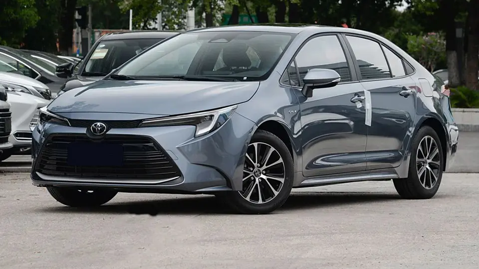 تويوتا لوين هيبريد نگين تنديس الماس