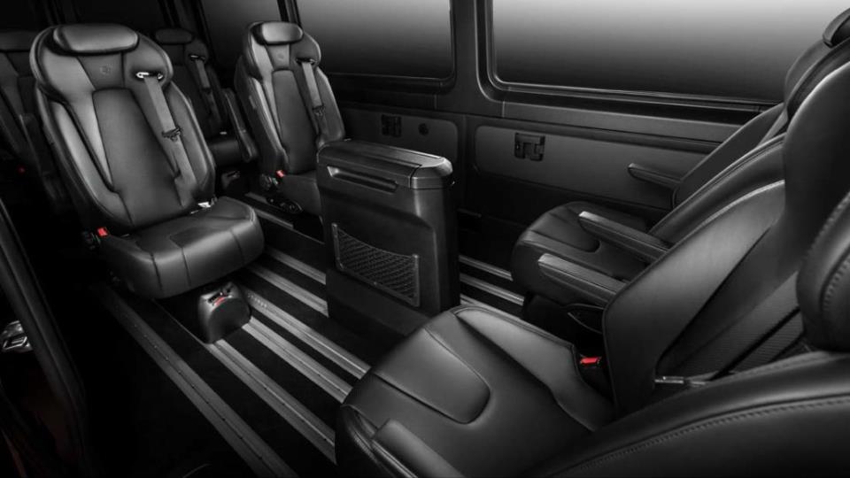 مرسدس‌بنز اسپرینتر با تیونینگ کارلکس