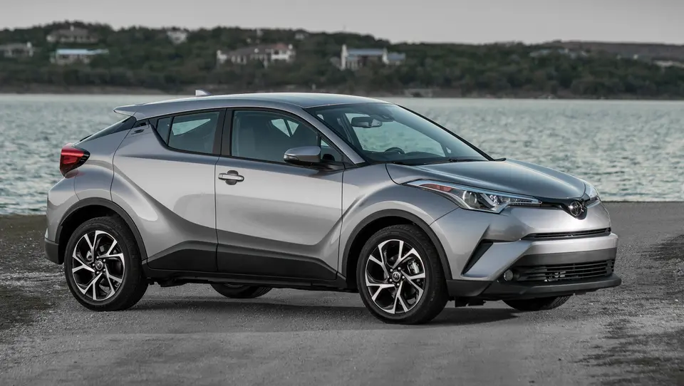 8 - تویوتا C-HR LE 