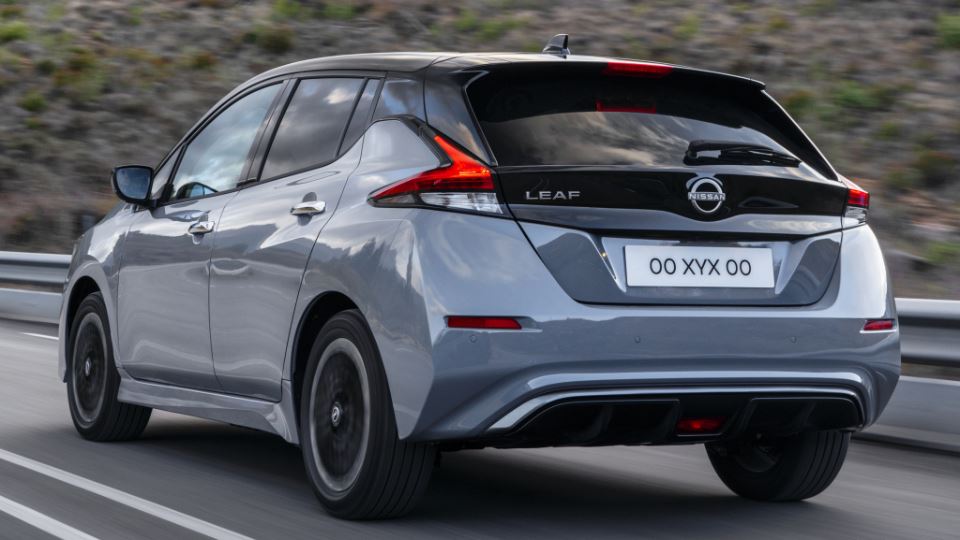 نیسان لیف 2022