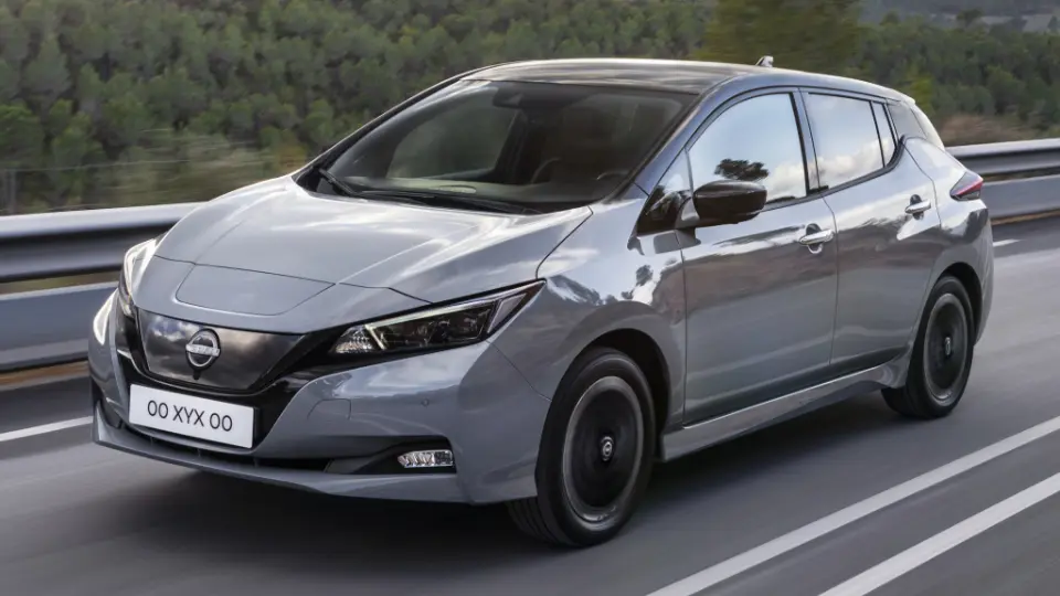 نيسان ليف 2022