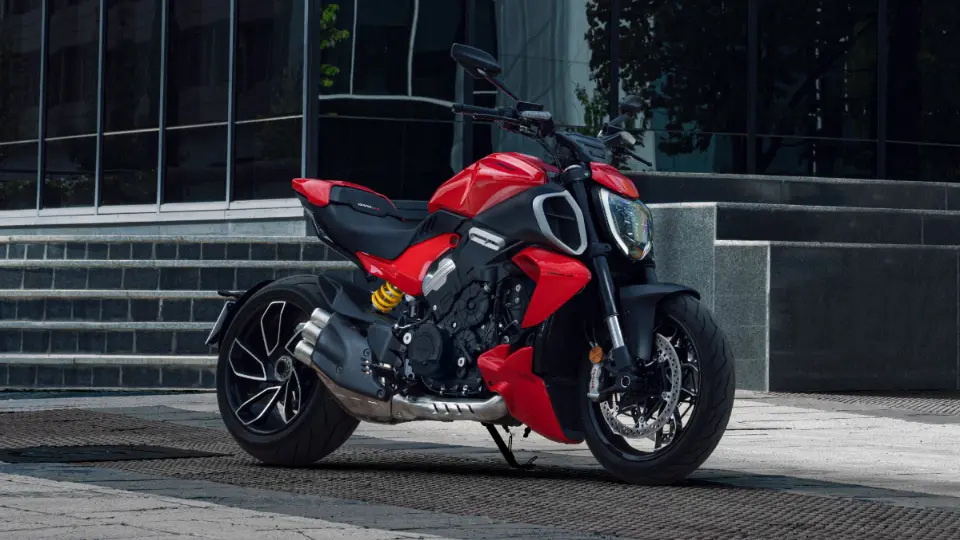 موتورسيکلت دوکاتي دياول V4 مدل 2023