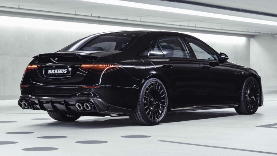 مرسدس AMG S63 E برابوس 930