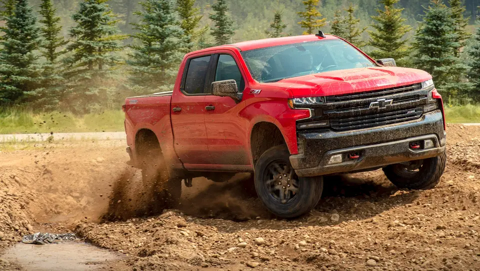 شورولت سیلورادو: پیشرانه 8 سیلندر V شکل با 6.2 لیتر حجم