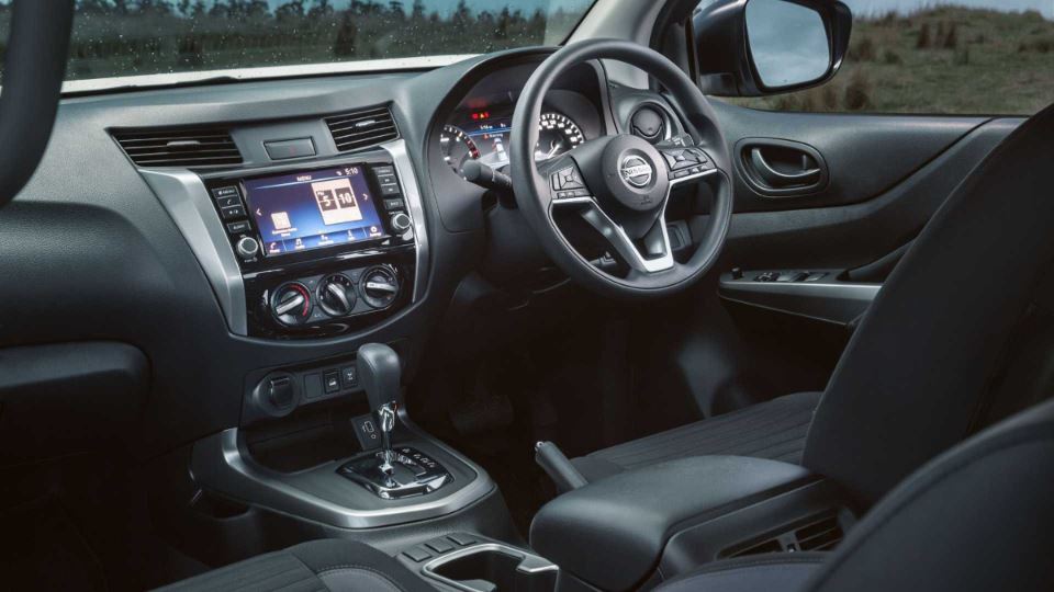 نیسان ناوارا SL Warrior